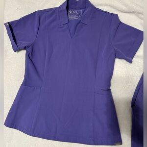 (S) Women’s Amethyst Inala Slip Scrub top